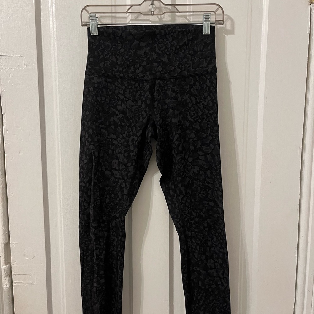 Lululemon Grey/Black Patterned Leggings